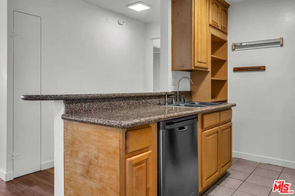 421 S La Fayette Park Place #210 Los Angeles, CA 90057