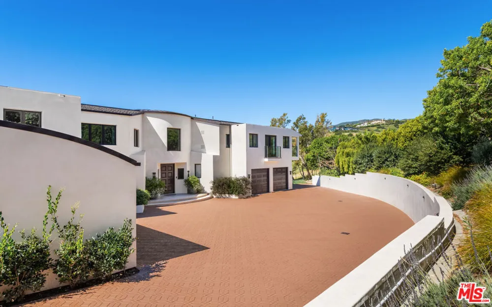 27445 Winding Way Malibu, CA 90265