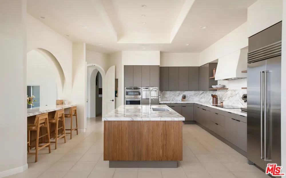 27445 Winding Way Malibu, CA 90265