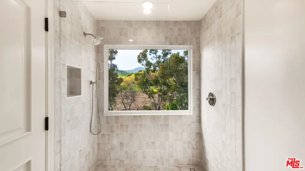 27445 Winding Way Malibu, CA 90265
