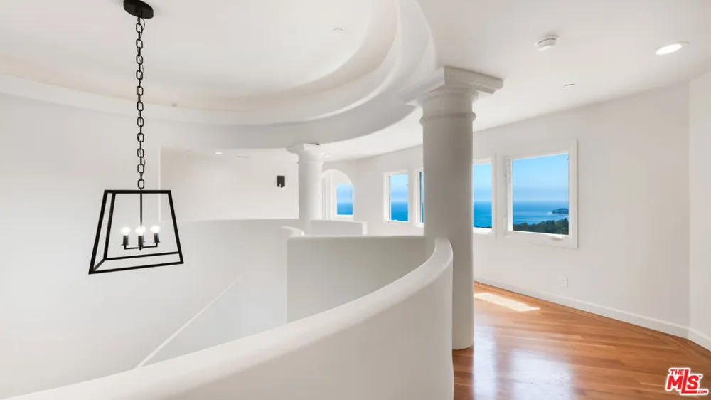 27445 Winding Way Malibu, CA 90265