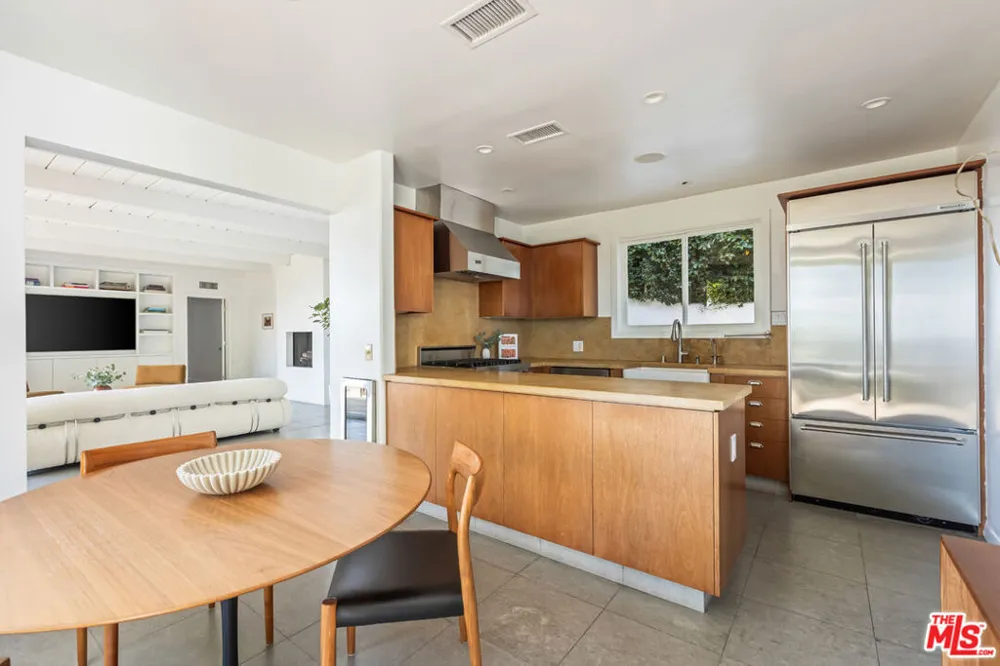 1568 Viewsite Drive Los Angeles, CA 90069