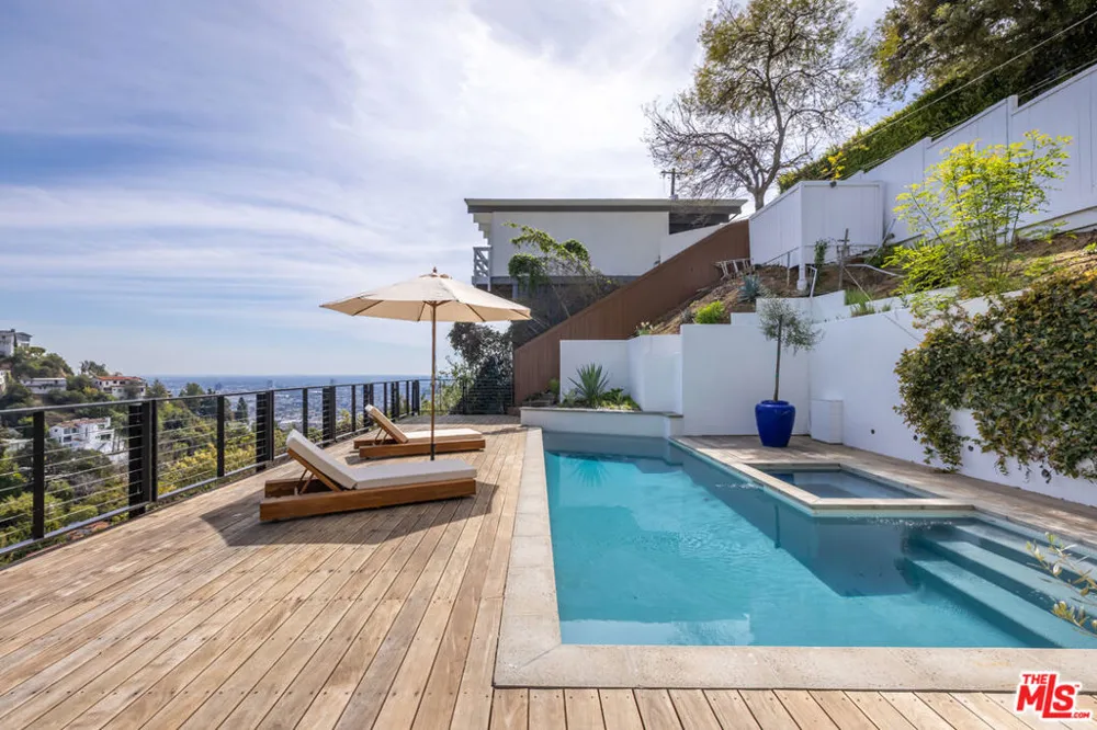 1568 Viewsite Drive Los Angeles, CA 90069
