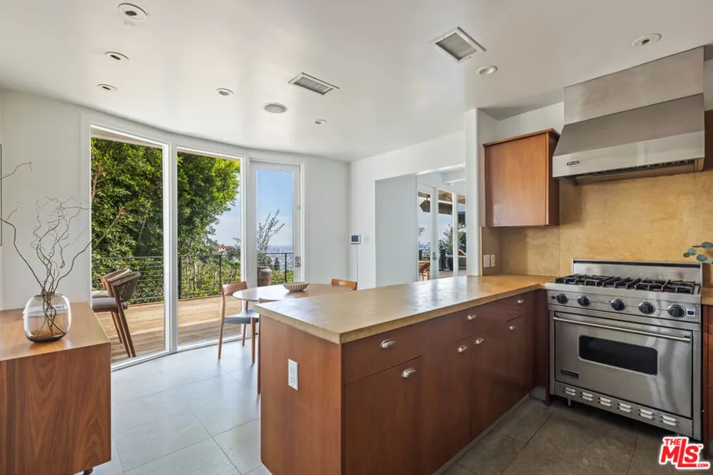 1568 Viewsite Drive Los Angeles, CA 90069