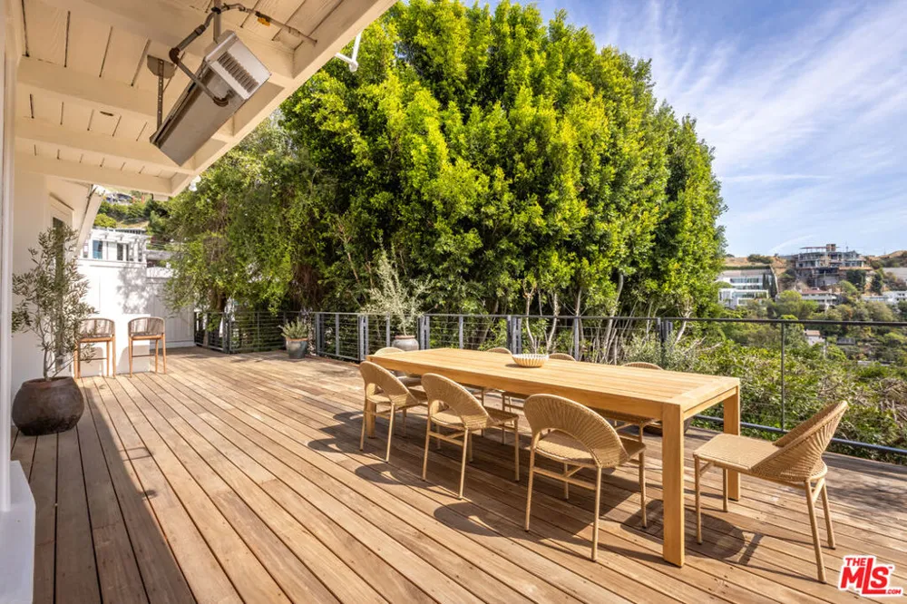 1568 Viewsite Drive Los Angeles, CA 90069