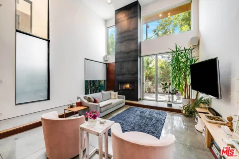417 Venice Way