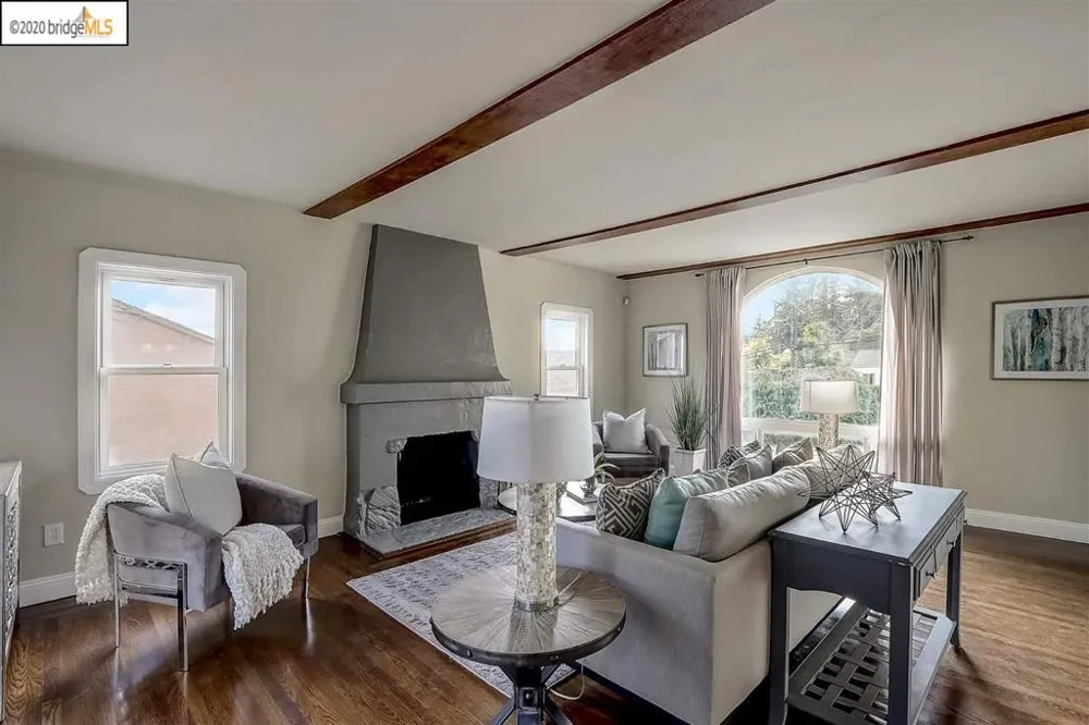 9332 Granada Ave Oakland, CA 94605