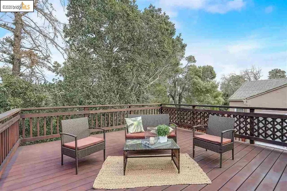 9332 Granada Ave Oakland, CA 94605