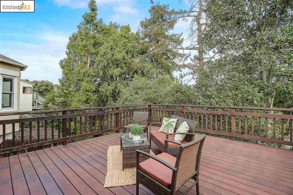 9332 Granada Ave Oakland, CA 94605