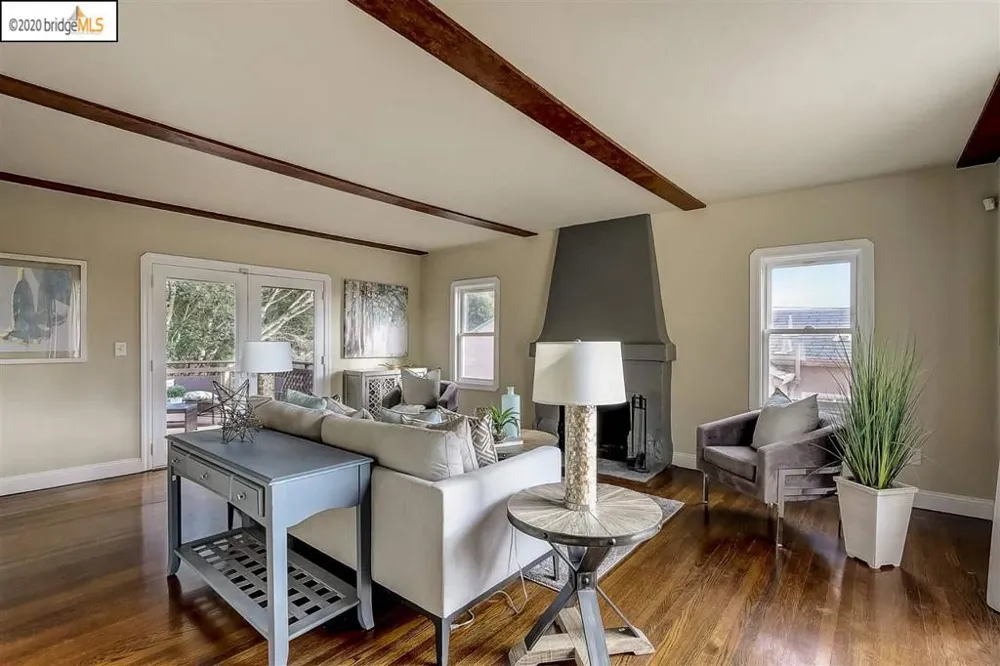 9332 Granada Ave Oakland, CA 94605