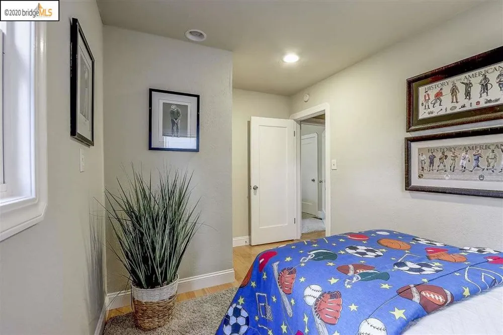 9332 Granada Ave Oakland, CA 94605
