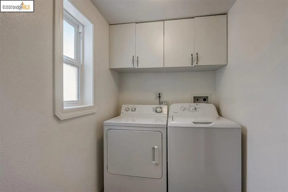 9332 Granada Ave Oakland, CA 94605