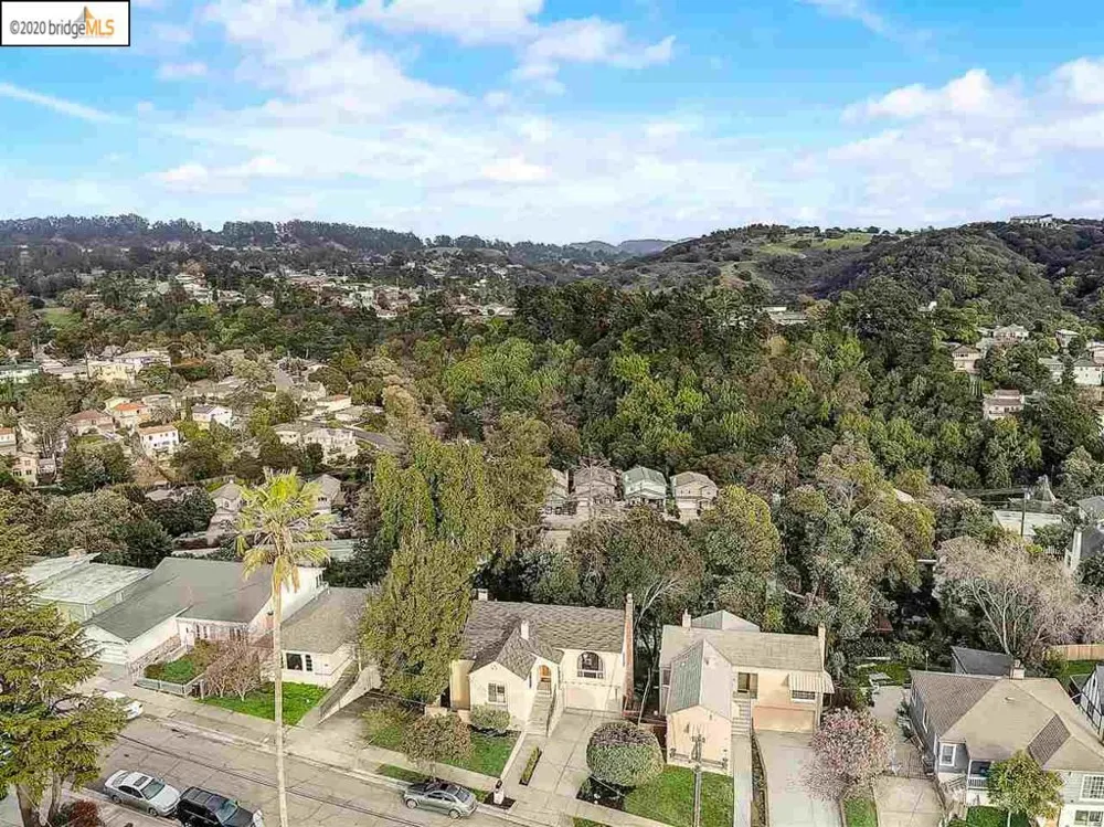 9332 Granada Ave Oakland, CA 94605