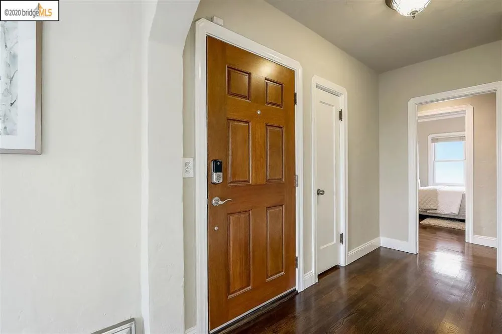 9332 Granada Ave Oakland, CA 94605