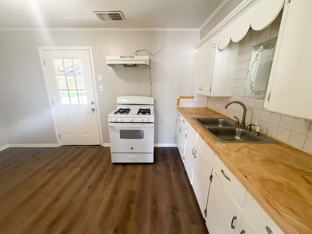 900 E 6th Avenue #2 Corsicana, TX 75110