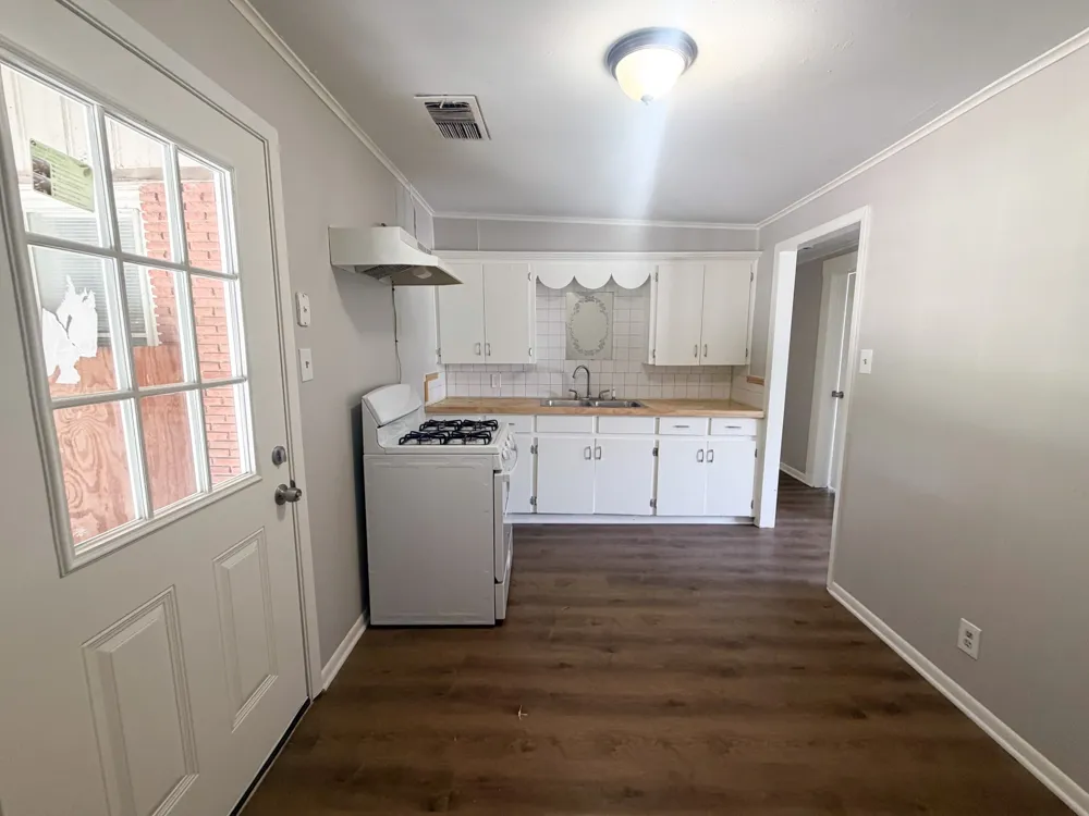 900 E 6th Avenue #2 Corsicana, TX 75110