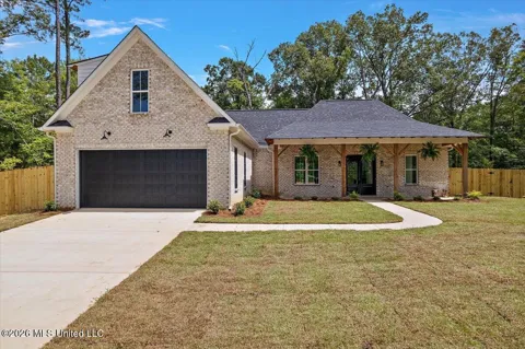 704 Sartoris Cove