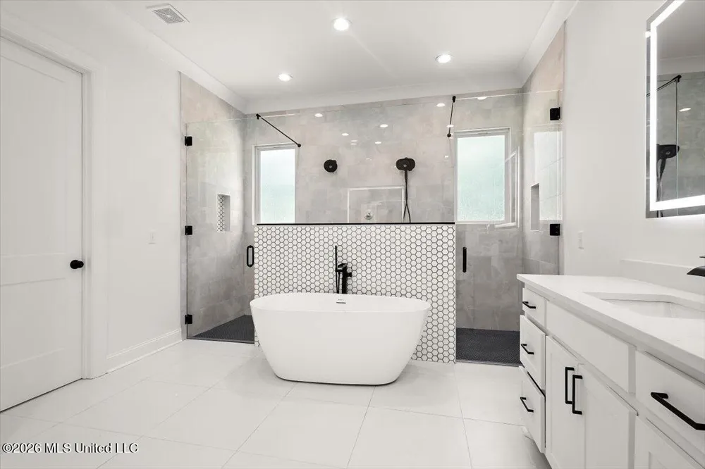 704 Sartoris Cove Terry, MS 39170