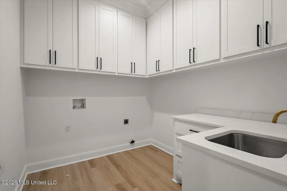 704 Sartoris Cove Terry, MS 39170