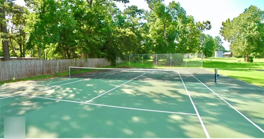 94 Wildwood Lake Drive Huntsville, TX 77340