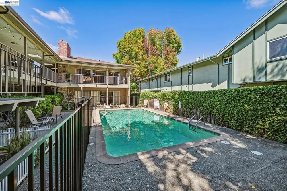 1500 Alameda #D Alameda, CA 94501