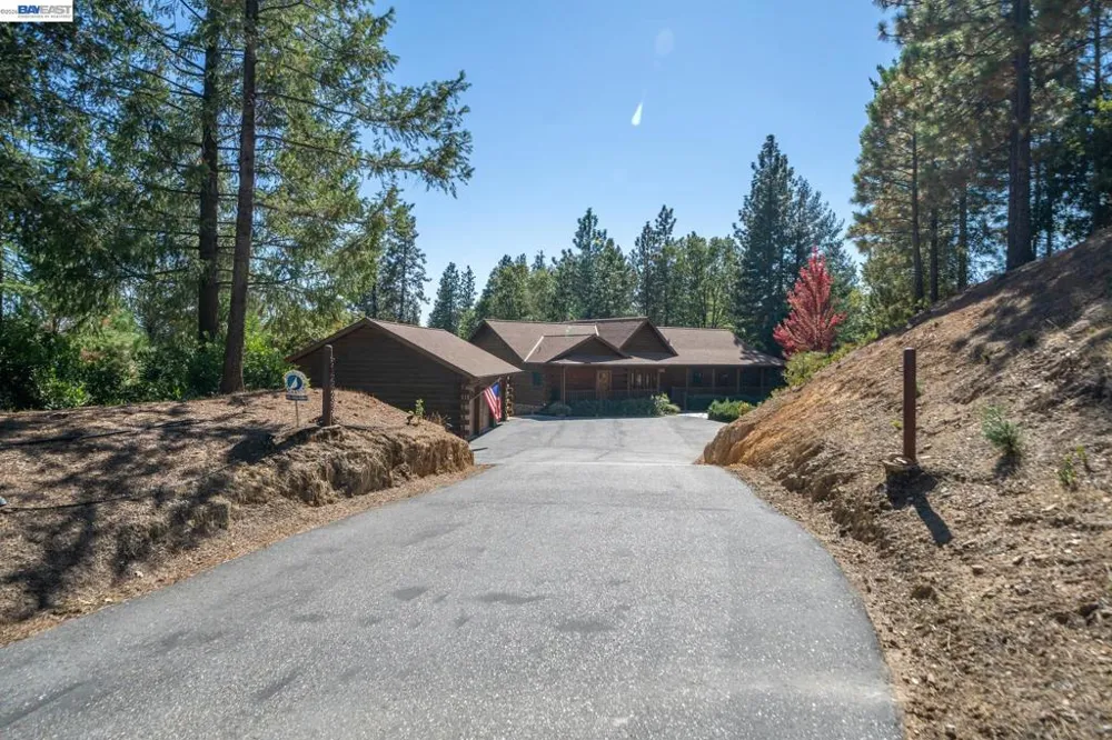 6775 Trailhead Ct Foresthill, CA 95631