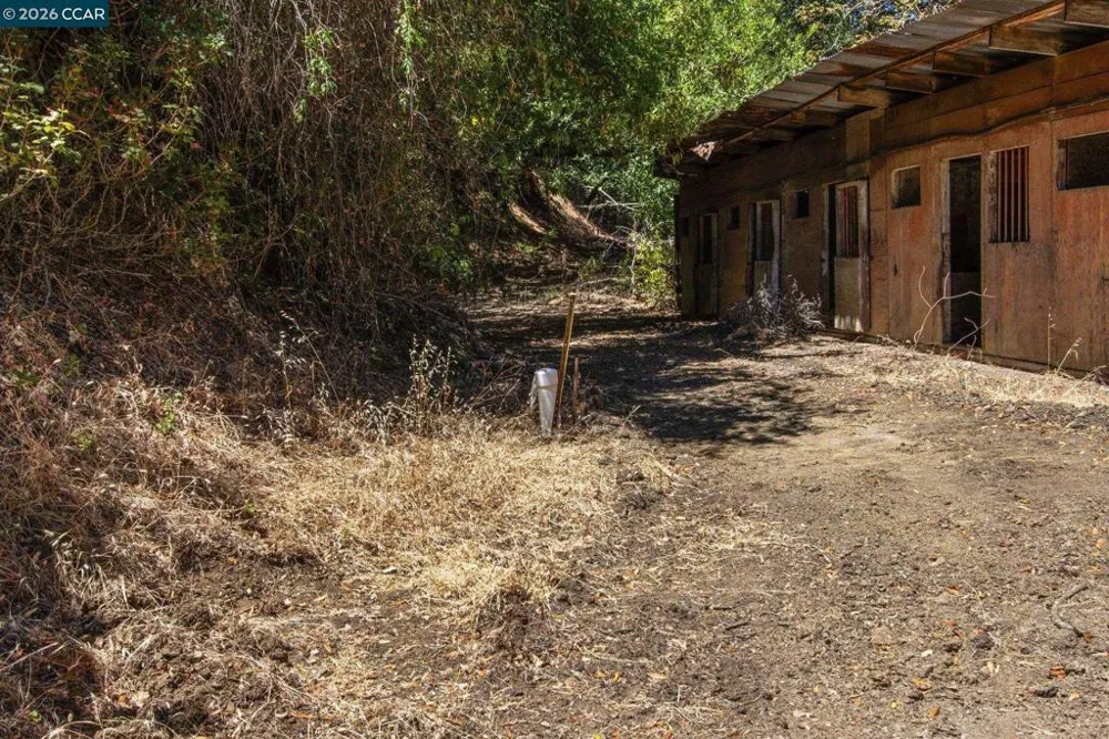 1180 Bear Creek Rd Martinez, CA 94553