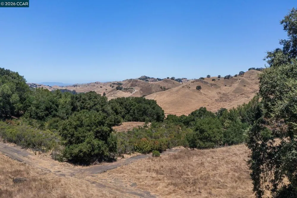 1180 Bear Creek Rd Martinez, CA 94553