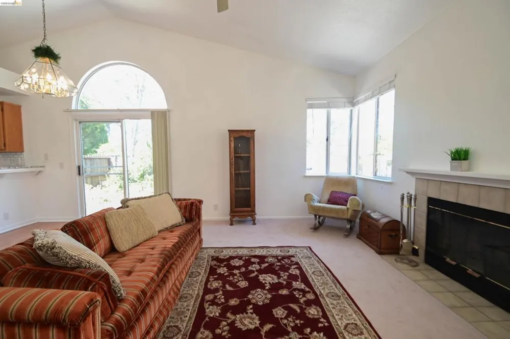 240 Seabury St. Suisun City, CA 94585