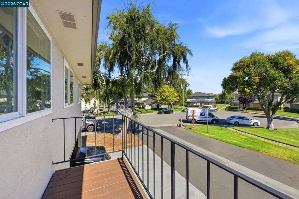 34732 Skylark Dr #4 Union City, CA 94587