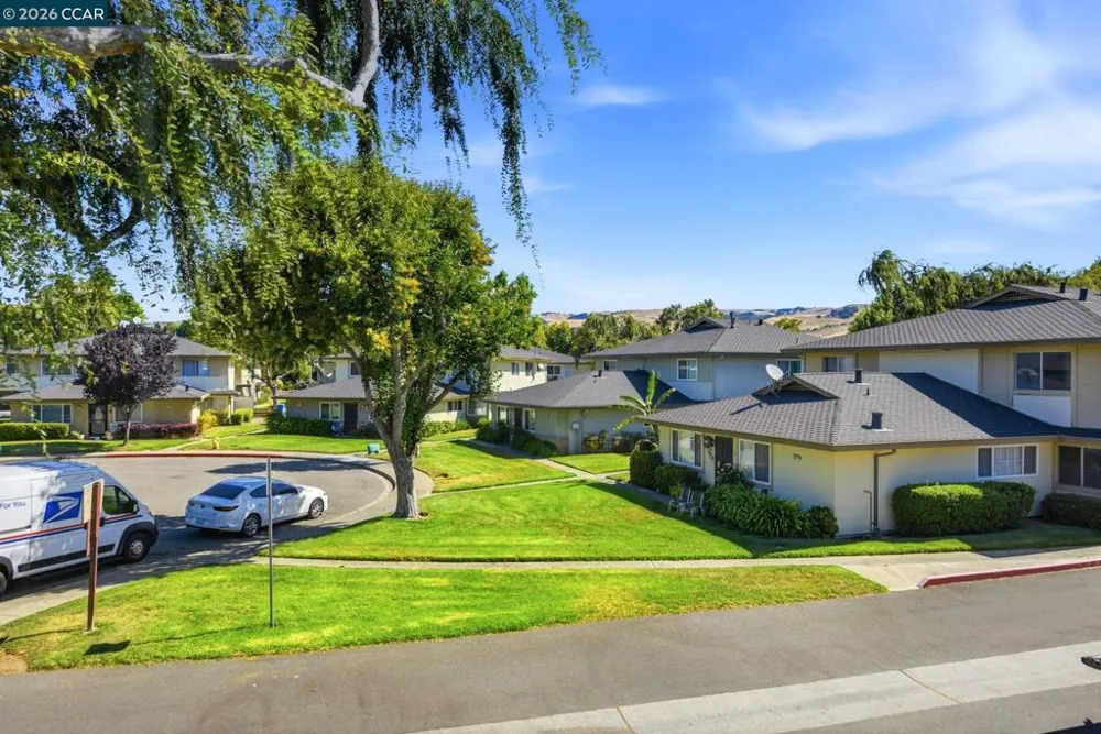 34732 Skylark Dr #4 Union City, CA 94587