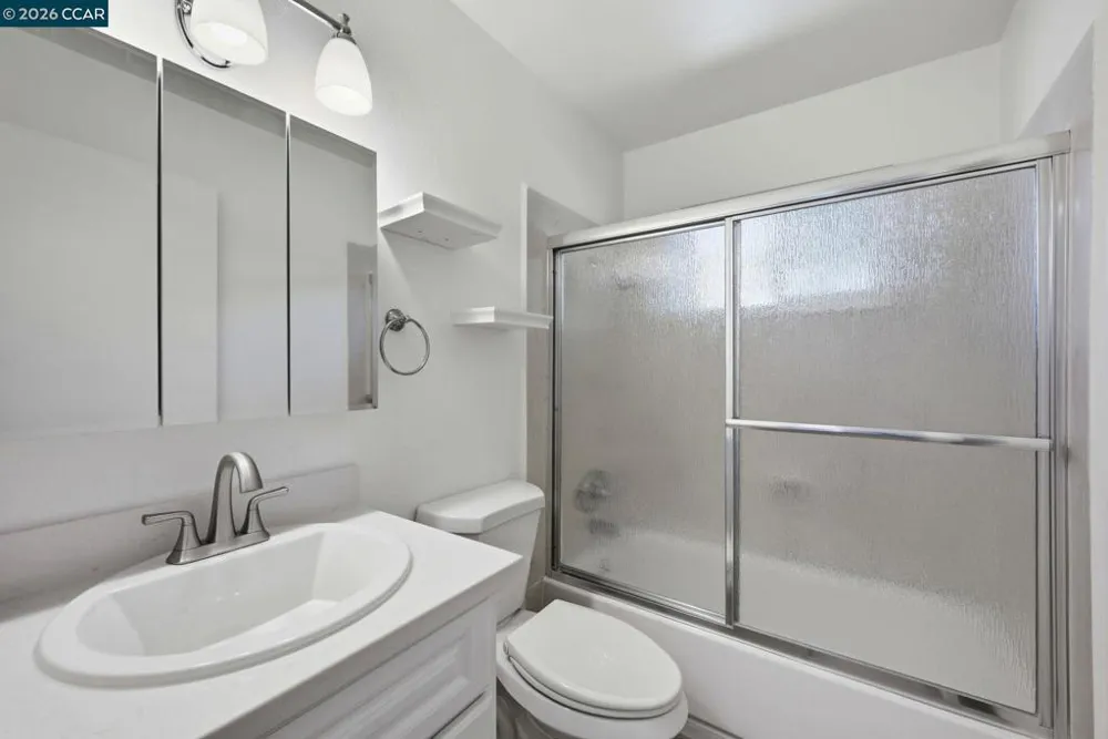 34732 Skylark Dr #4 Union City, CA 94587