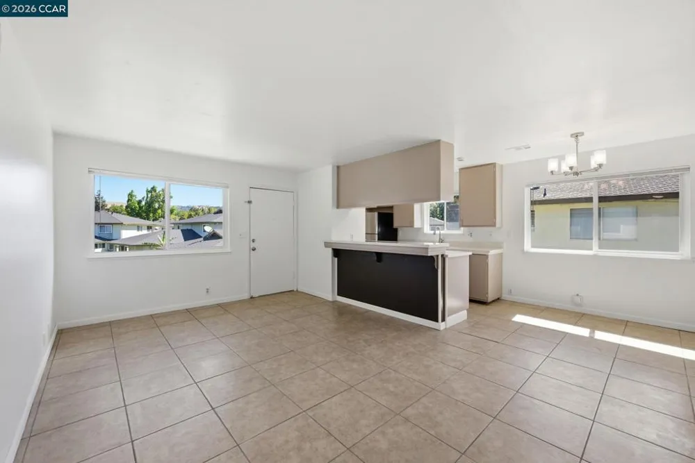 34732 Skylark Dr #4 Union City, CA 94587