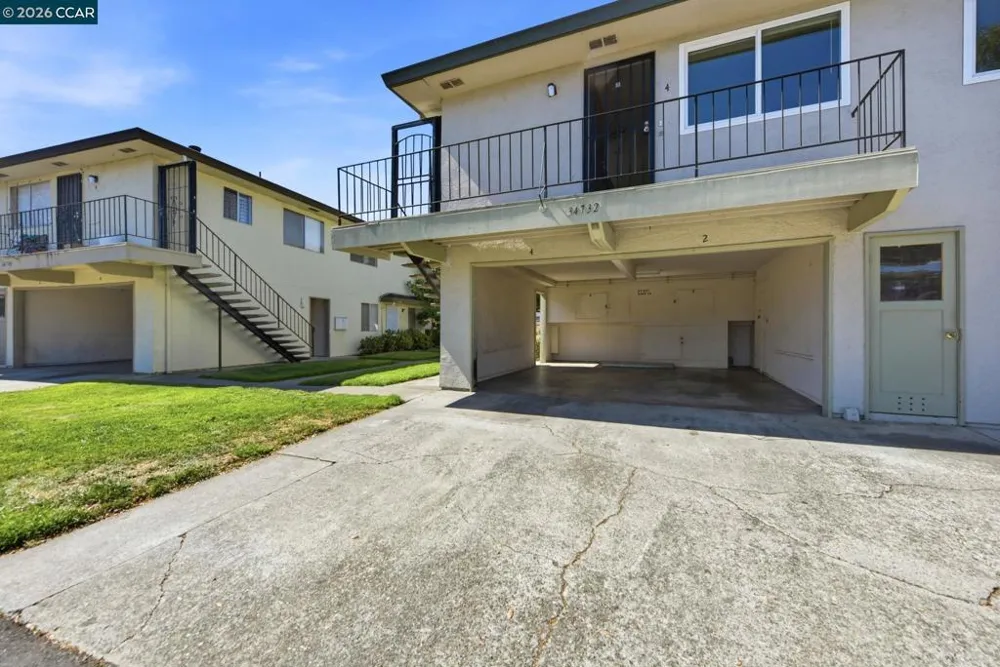 34732 Skylark Dr #4 Union City, CA 94587