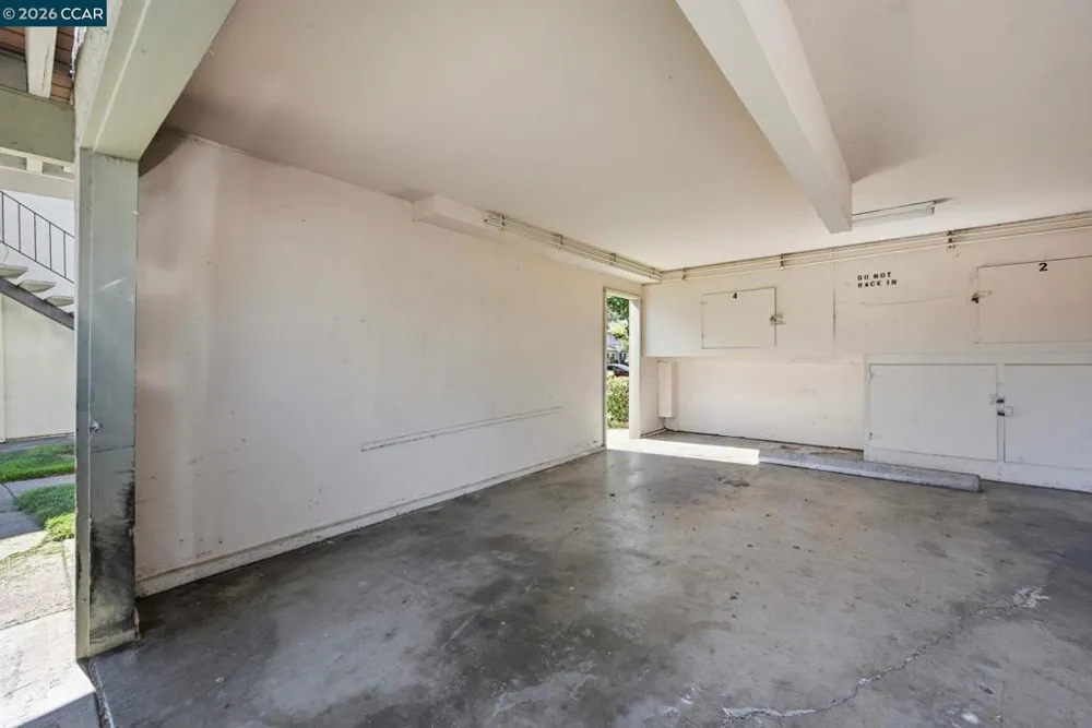34732 Skylark Dr #4 Union City, CA 94587