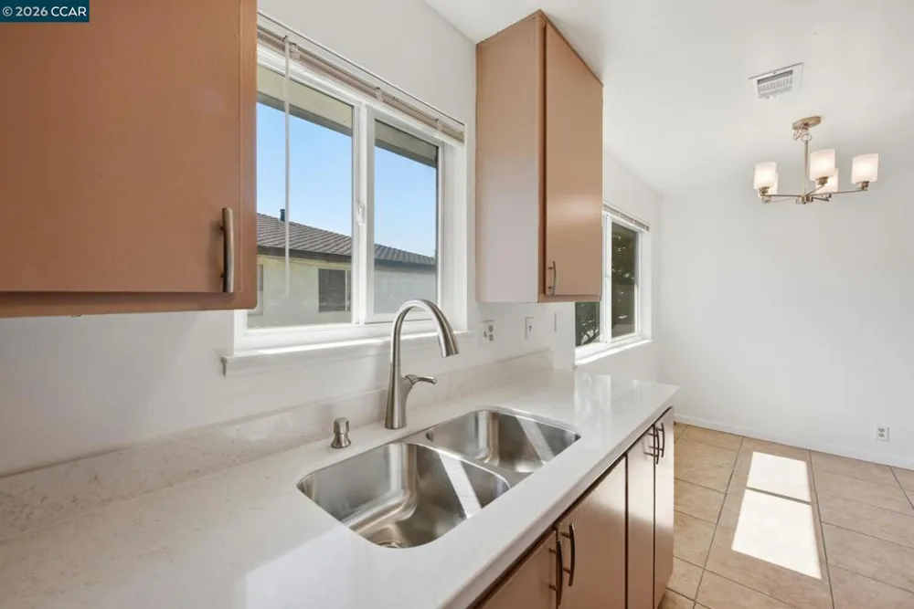 34732 Skylark Dr #4 Union City, CA 94587
