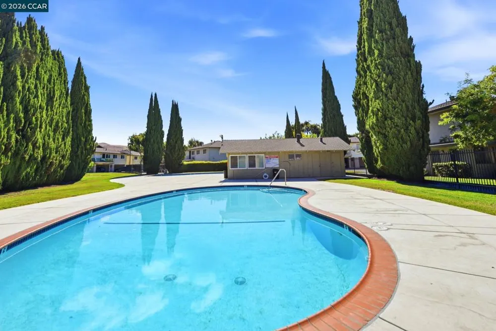 34732 Skylark Dr #4 Union City, CA 94587