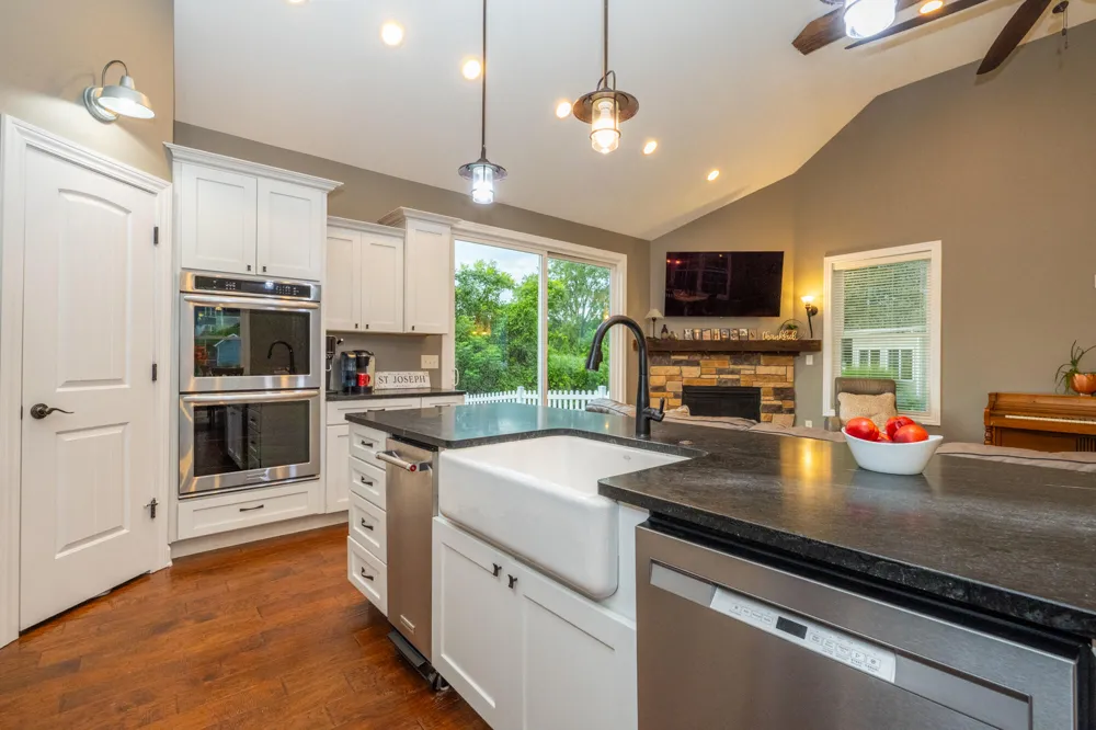 2400 Bay Pointe Drive St. Joseph, MI 49085