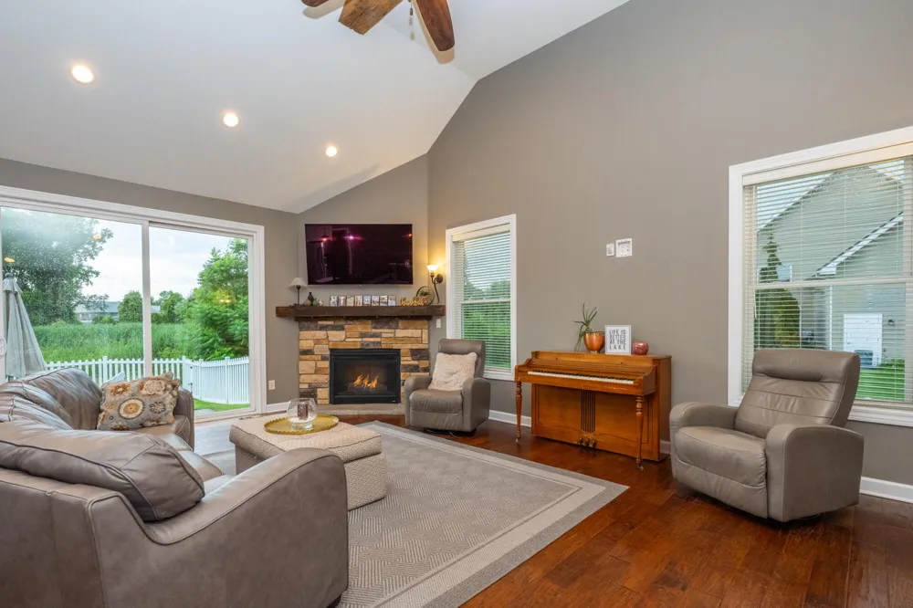 2400 Bay Pointe Drive St. Joseph, MI 49085