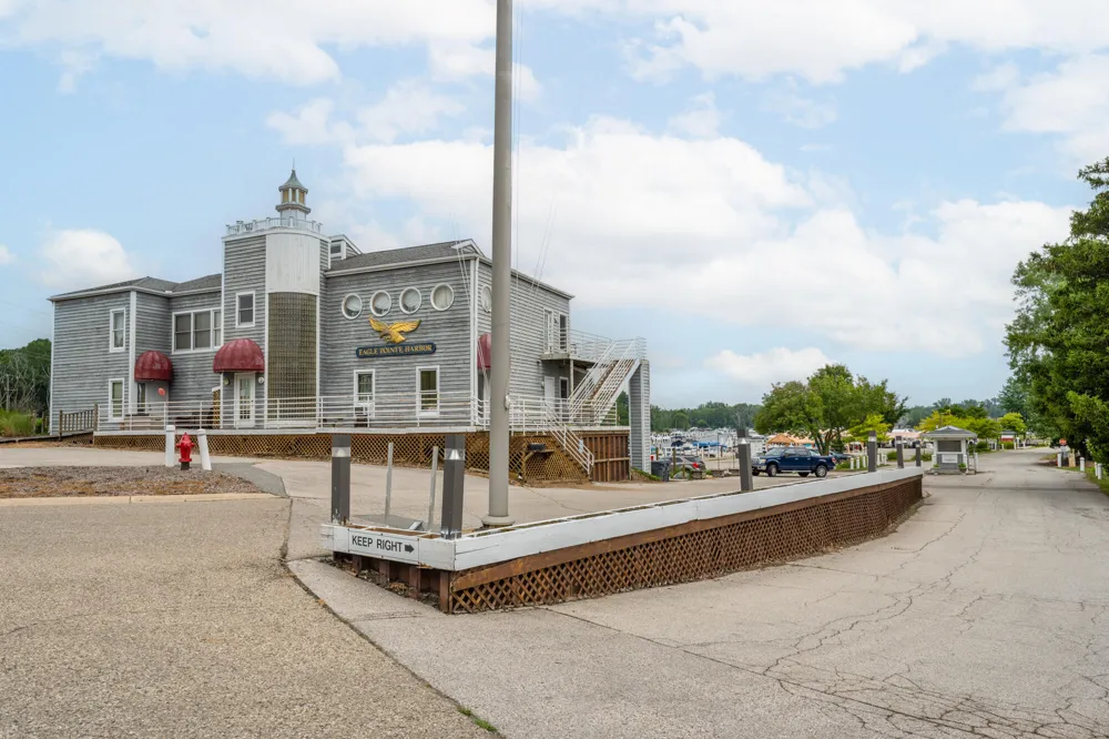 2400 Bay Pointe Drive St. Joseph, MI 49085
