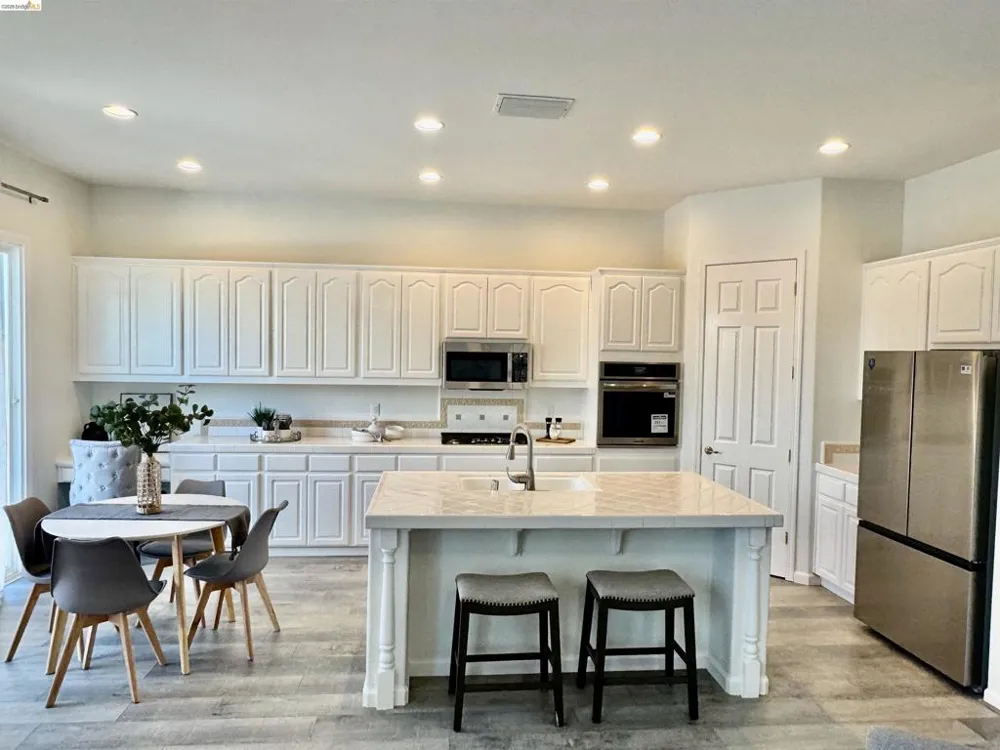 217 Sussex Discovery Bay, CA 94505