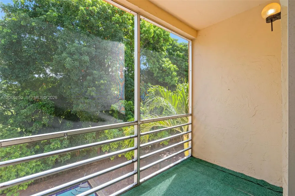 15888 SW 95th Ave #317 Miami, FL 33157