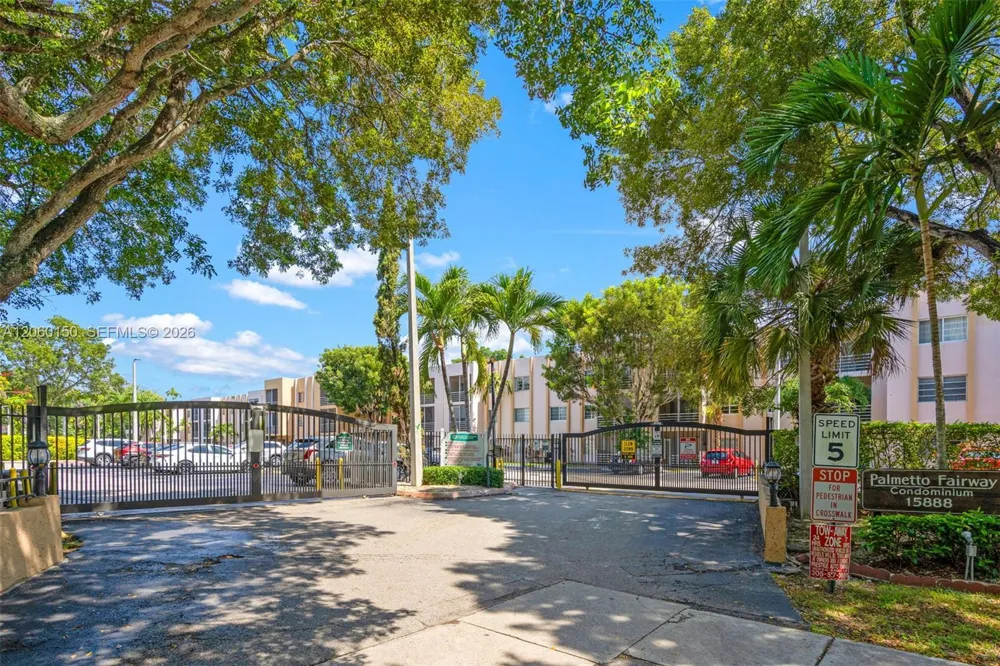 15888 SW 95th Ave #317 Miami, FL 33157