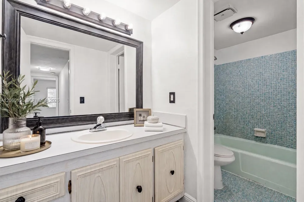 15888 SW 95th Ave #317 Miami, FL 33157