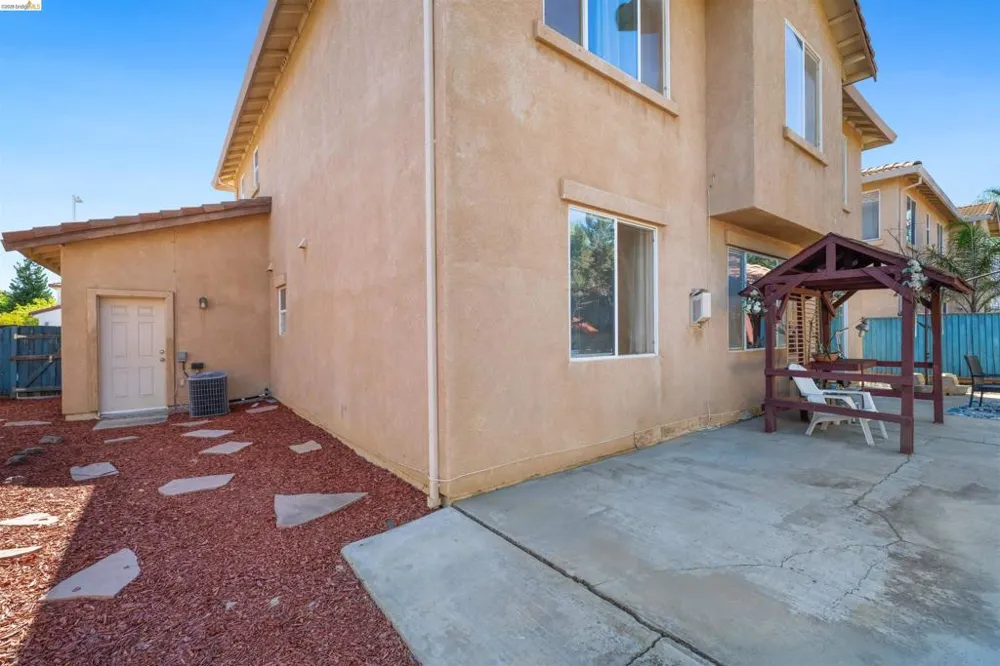 1842 Sanger Peak Way Antioch, CA 94531