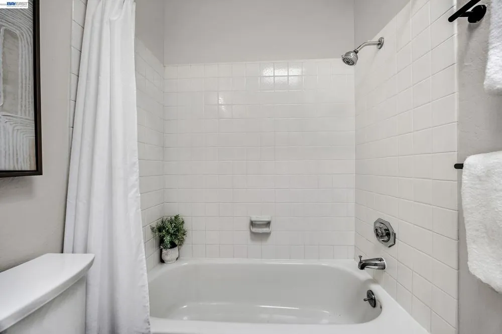 4042 Rennellwood Way Pleasanton, CA 94566