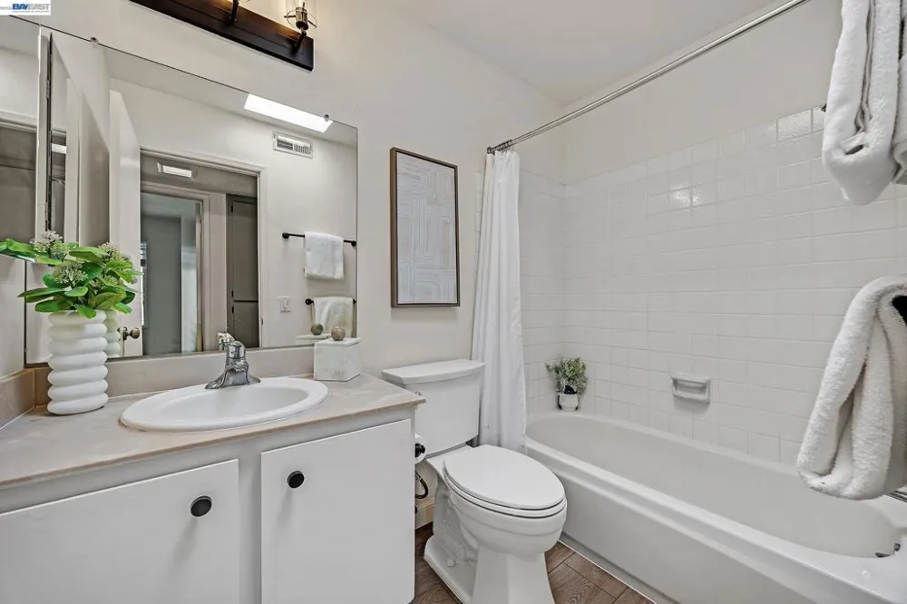 4042 Rennellwood Way Pleasanton, CA 94566