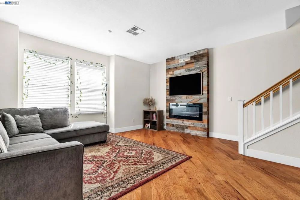 6003 Old Quarry Loop Oakland, CA 94605