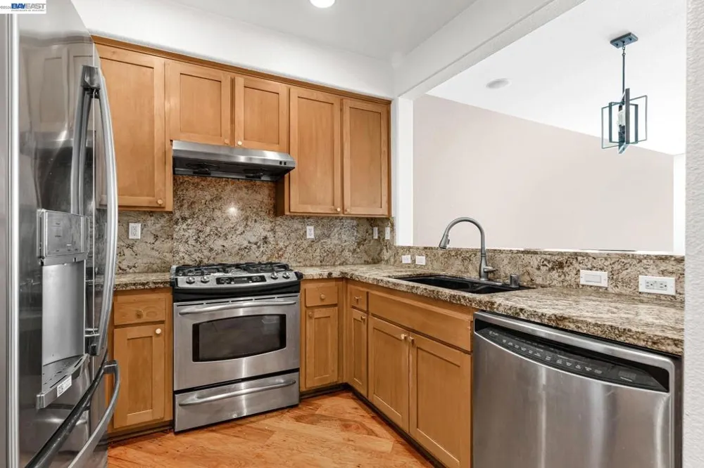 6003 Old Quarry Loop Oakland, CA 94605