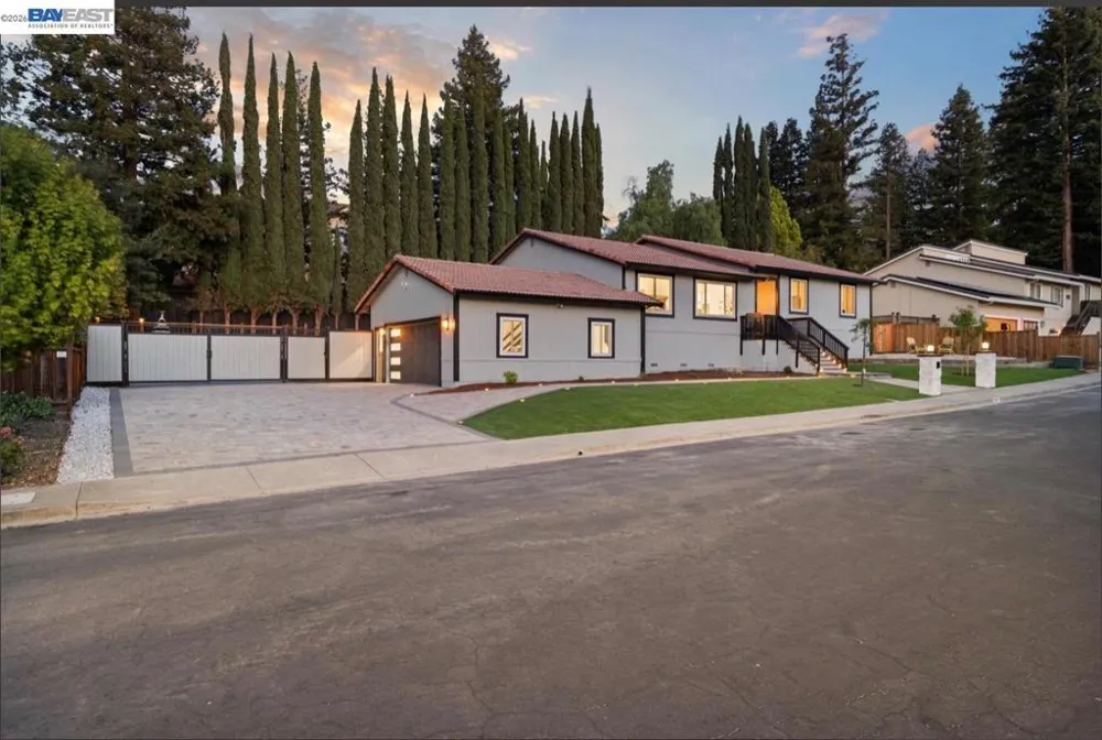 1084 Jamie Dr Concord, CA 94518